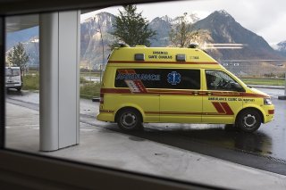En Valais le projet "rapid responder" permet à un ambulancier expérimenté, de piquet, de prendre en charge un patient en attendant l'arrivée du SMUR, composé d'un médecin et d'une ambulance (image symbolique).